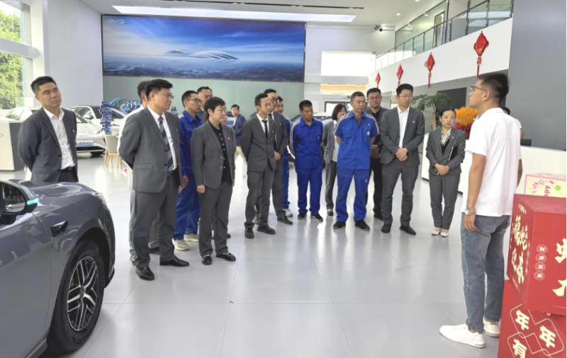 汽貿(mào)公司黨支部開展&ldquo;走出去、學(xué)進(jìn)來，改作風(fēng)、促發(fā)展&rdquo;貫徹中央八項(xiàng)規(guī)定精神學(xué)習(xí)教育走深走實(shí)主題黨日活動(dòng)