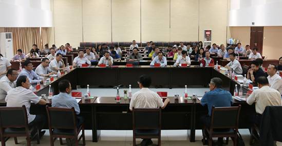 省國(guó)資委黨委副書(shū)記、副主任陳志忠 在青海物產(chǎn)集團(tuán)講專(zhuān)題黨課